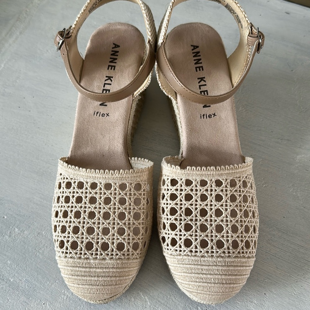 Anne Klein Women’s Zida Woven Espadrille Wedge Sandal 8.5 Summer 2” Shoe Neutral - Picture 4 of 16